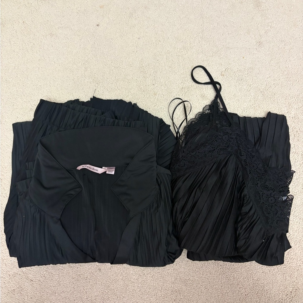 Chic 3 Piece Black Pleated Outfit - Picture 10 of 10